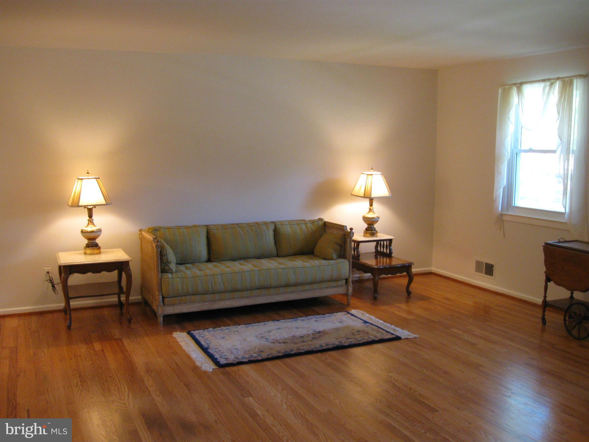 9502 Vance Place Silver Spring, MD 20901 - Photo 13 of 30 Living Room