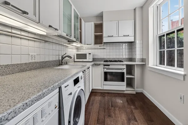 $3,800 | 7 Primus Avenue, Unit 11, Boston, MA 02114