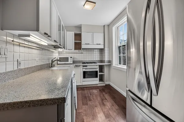 $3,800 | 7 Primus Avenue, Unit 11, Boston, MA 02114