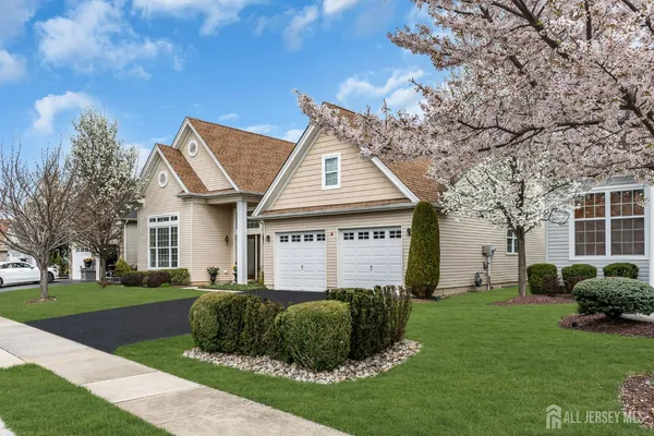 $829,800 | 124 Masters Drive, Monroe Township, NJ 08831