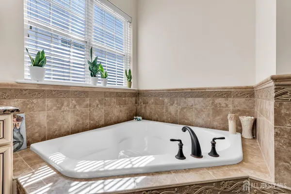 $829,800 | 124 Masters Drive, Monroe Township, NJ 08831