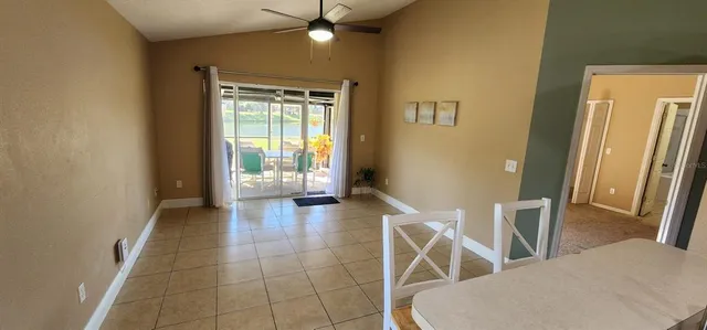 a view of entryway with window