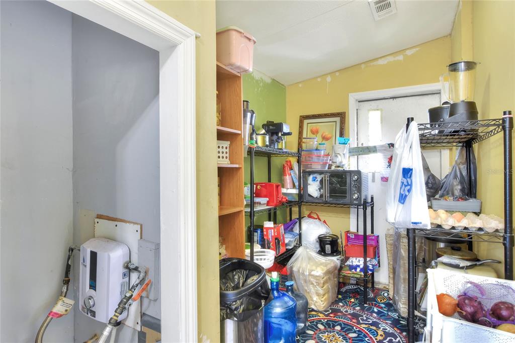 730 McClellan Road Frostproof, FL 33843 - Photo 24 of 50 a view of kids room with toys