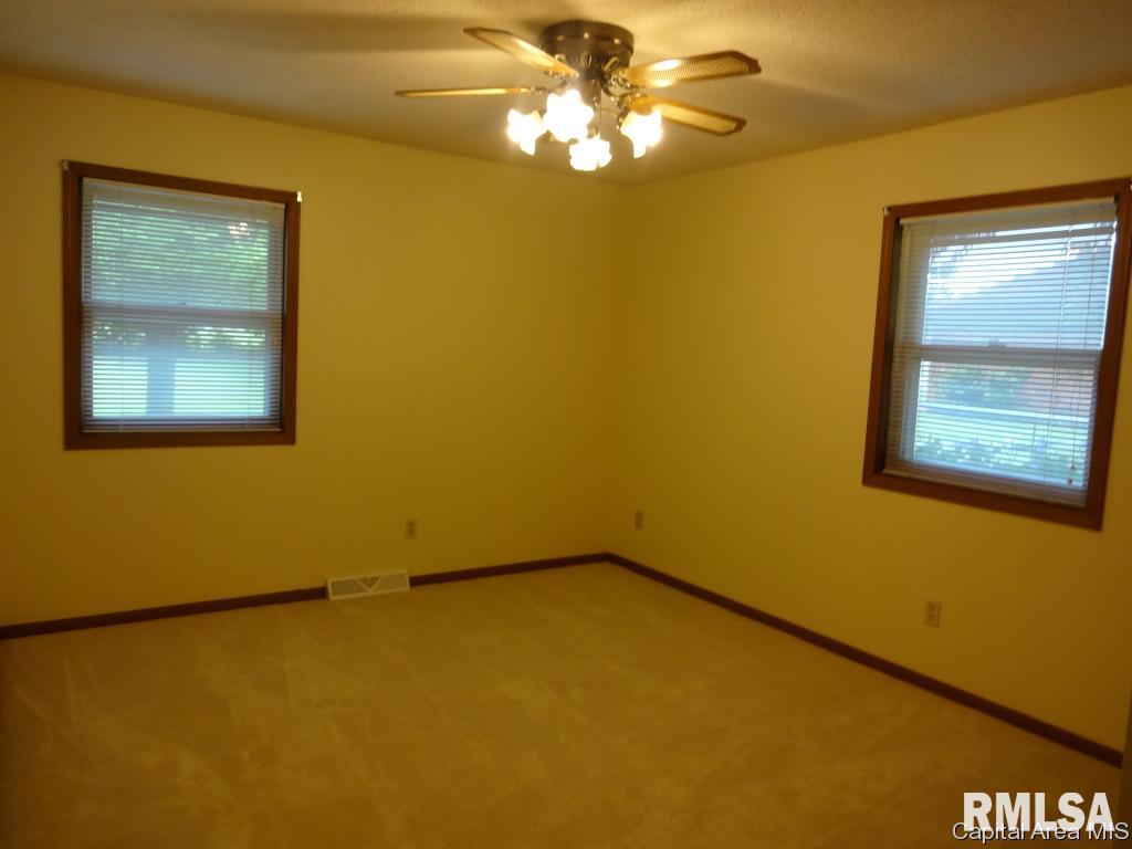 2864 Hilltop Road Springfield, IL 62712 - Photo 21 of 36