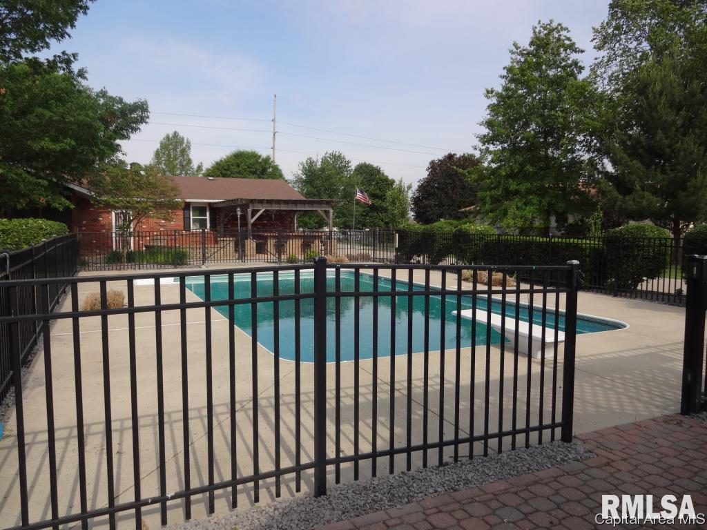 2864 Hilltop Road Springfield, IL 62712 - Photo 29 of 36