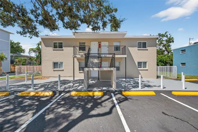 $1,295 | 1771 Russell Street South, Unit 4, St. Petersburg, FL 33712