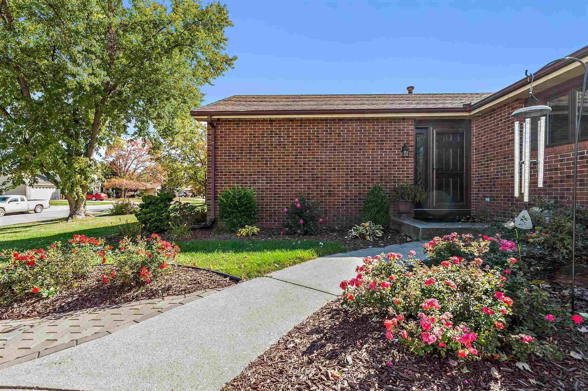 7817 Ridgeside Lane Fort Wayne, IN 46835 - Photo 2 of 22