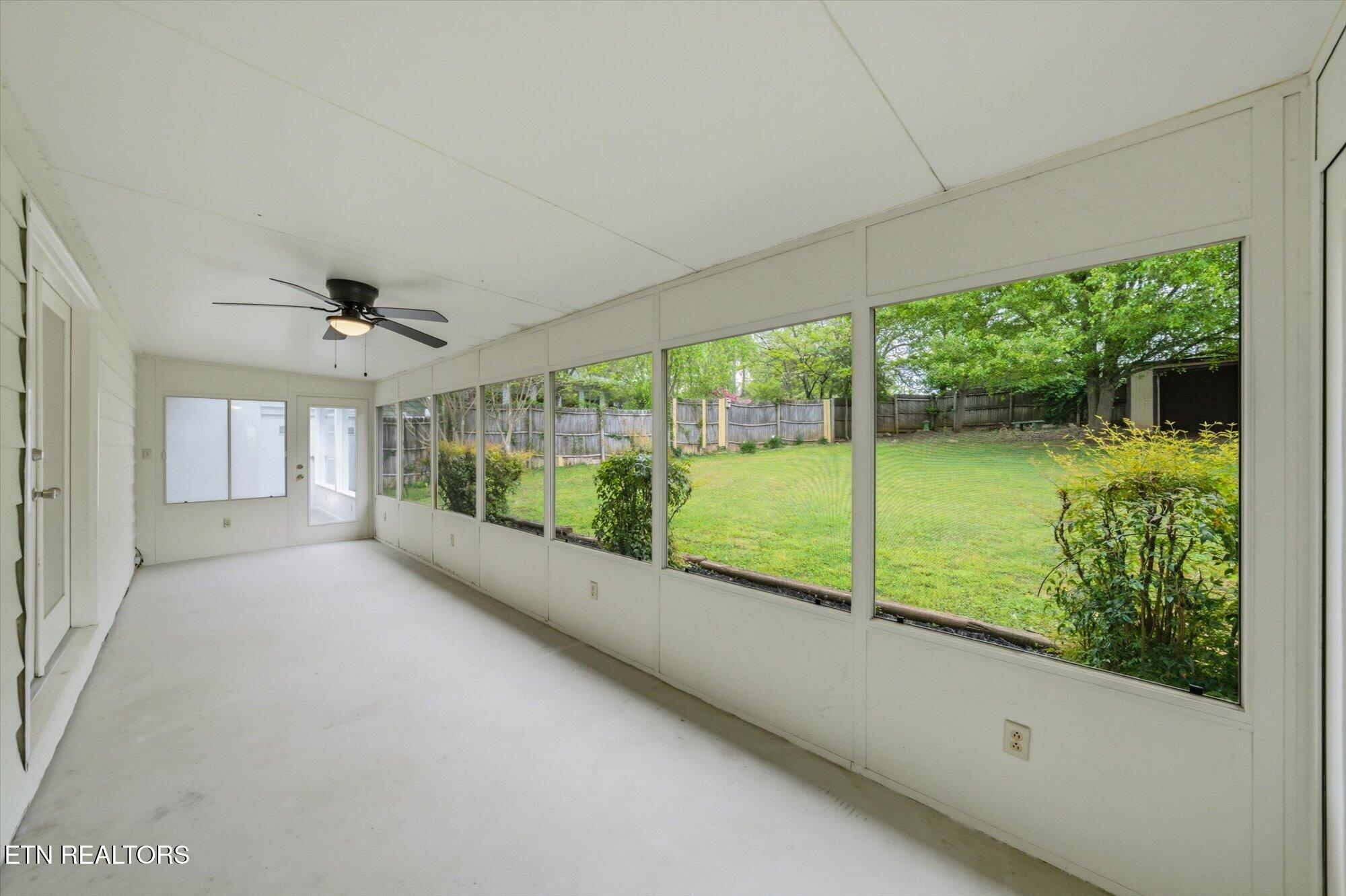 144 North Illinois Avenue Oak Ridge, TN 37830 - Photo 25 of 35 Sunroom2