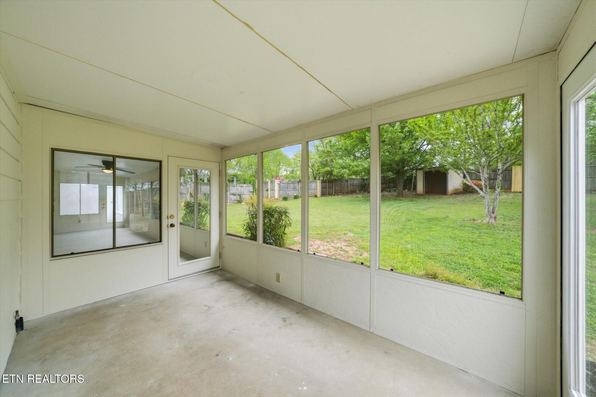 144 North Illinois Avenue Oak Ridge, TN 37830 - Photo 27 of 35 Sunroom3
