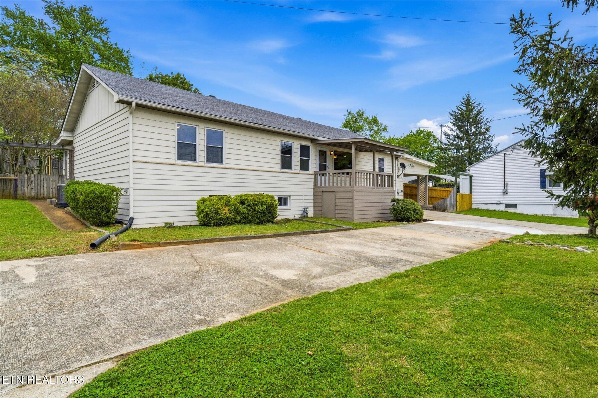 144 North Illinois Avenue Oak Ridge, TN 37830 - Photo 3 of 35 03-144-N-Illinois-Ave-Oak-Ridge-TN-3