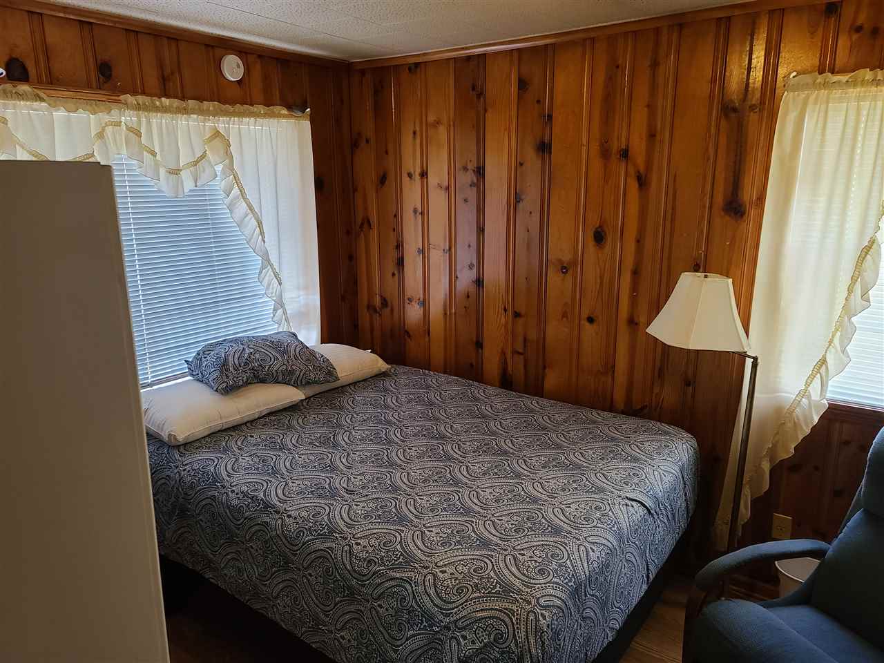 3732 Healey Road Memphis, TN 38111 - Photo 7 of 11 a bedroom with a bed and a closet