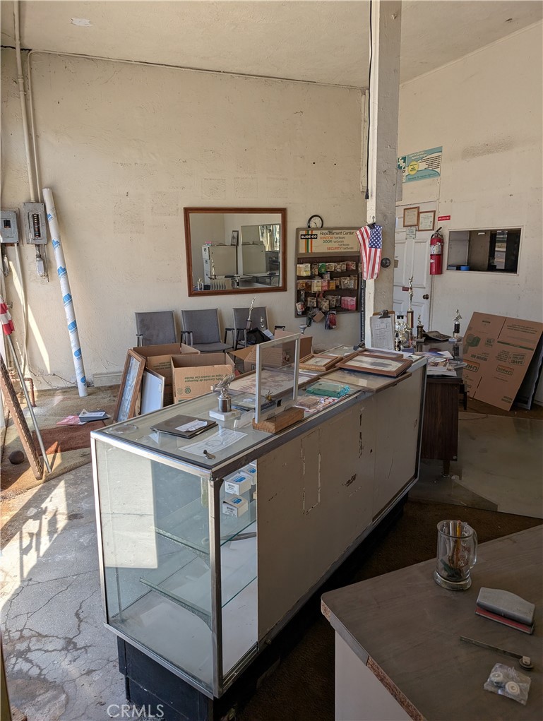 1071 Center Street Riverside, CA 92507 - Photo 11 of 20