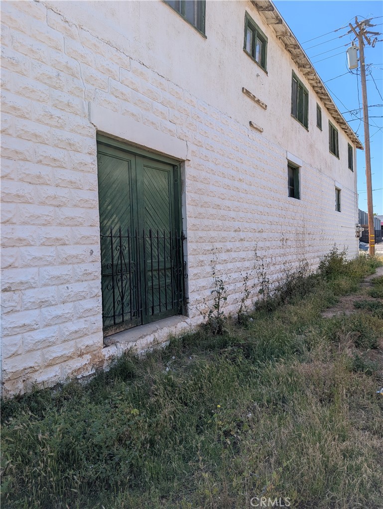 1071 Center Street Riverside, CA 92507 - Photo 16 of 20