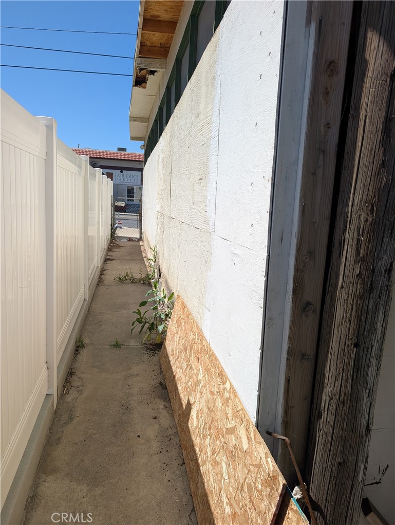 1071 Center Street Riverside, CA 92507 - Photo 18 of 20