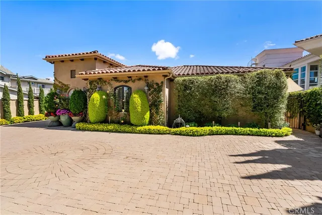 $6,500,000 | 20382 Southwest Cypress Street, Newport Beach, CA 92660