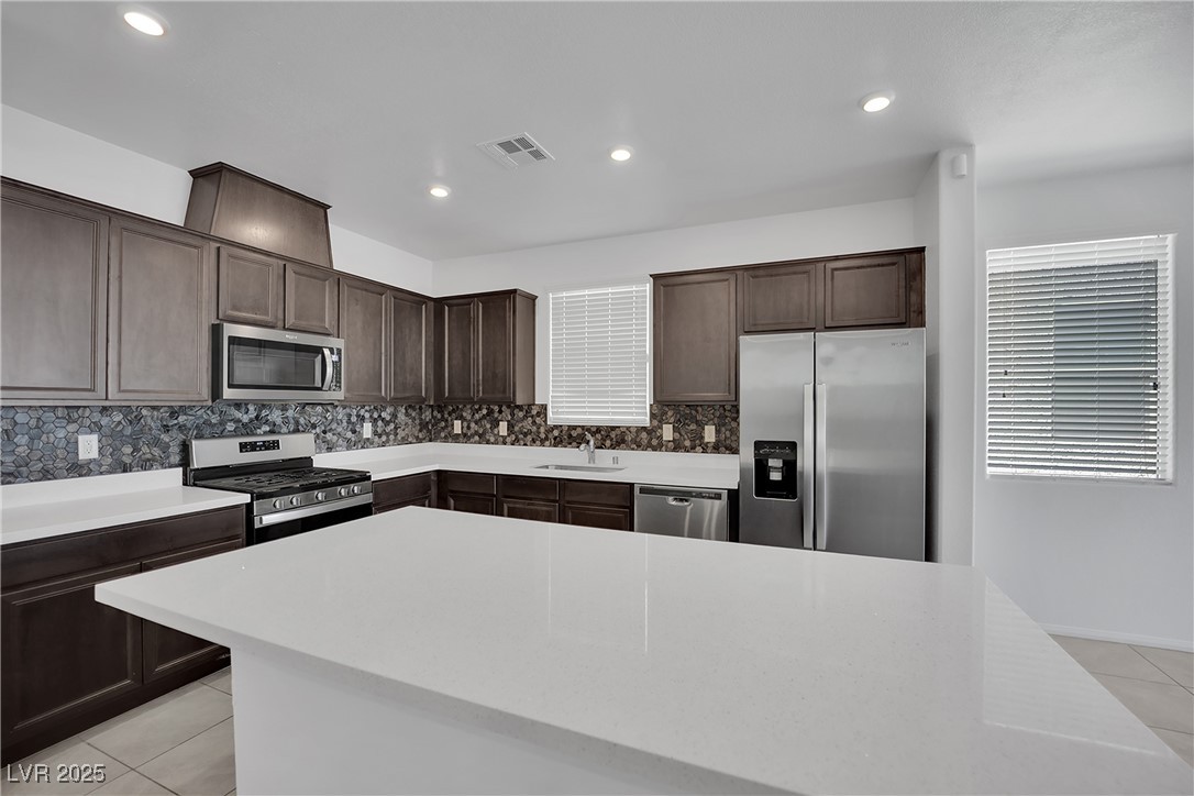 6156 Kinnow Place Las Vegas, NV 89122 - Photo 12 of 44