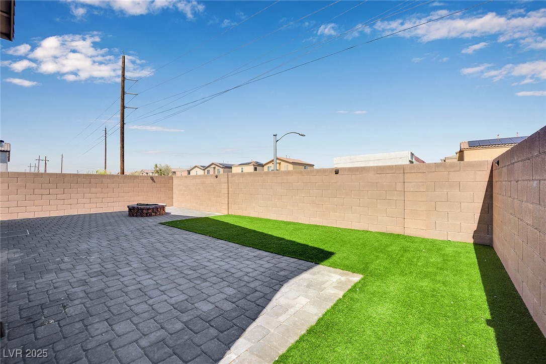 6156 Kinnow Place Las Vegas, NV 89122 - Photo 41 of 44