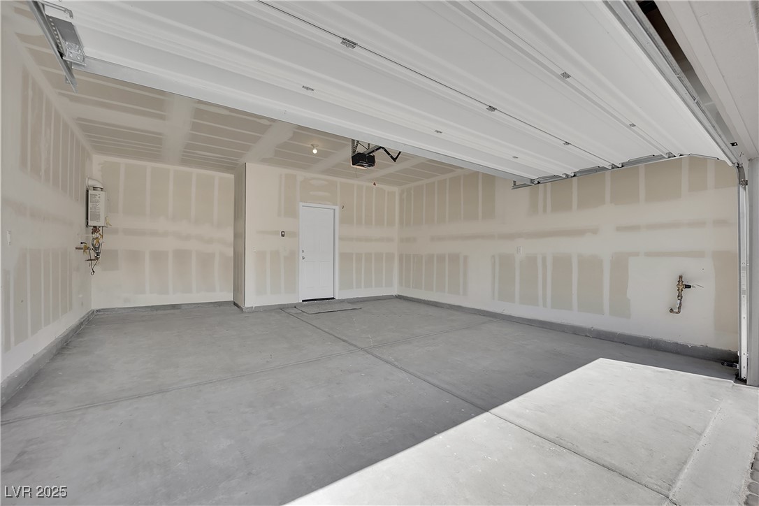 6156 Kinnow Place Las Vegas, NV 89122 - Photo 42 of 44