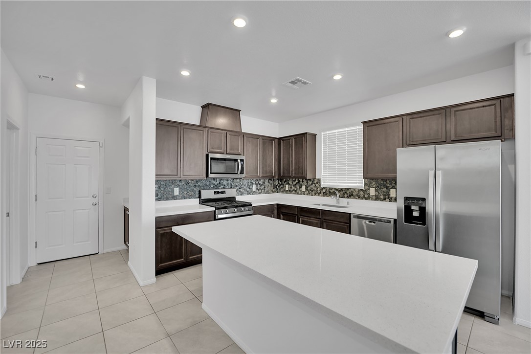 6156 Kinnow Place Las Vegas, NV 89122 - Photo 7 of 44