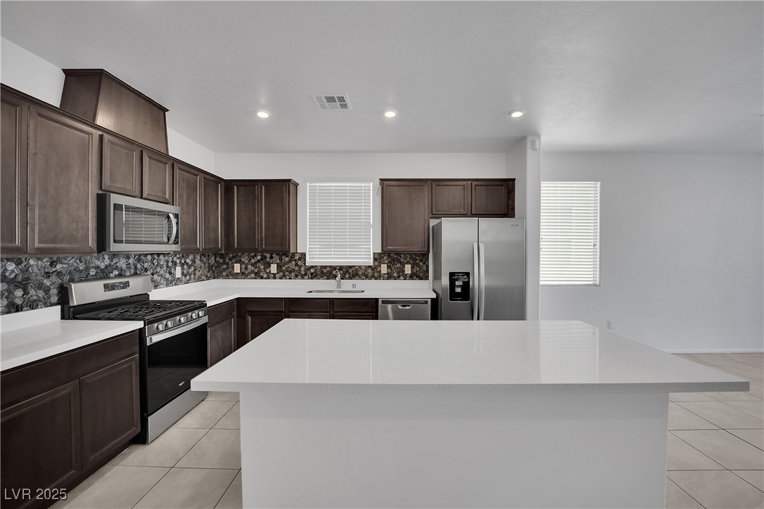 6156 Kinnow Place Las Vegas, NV 89122 - Photo 8 of 44