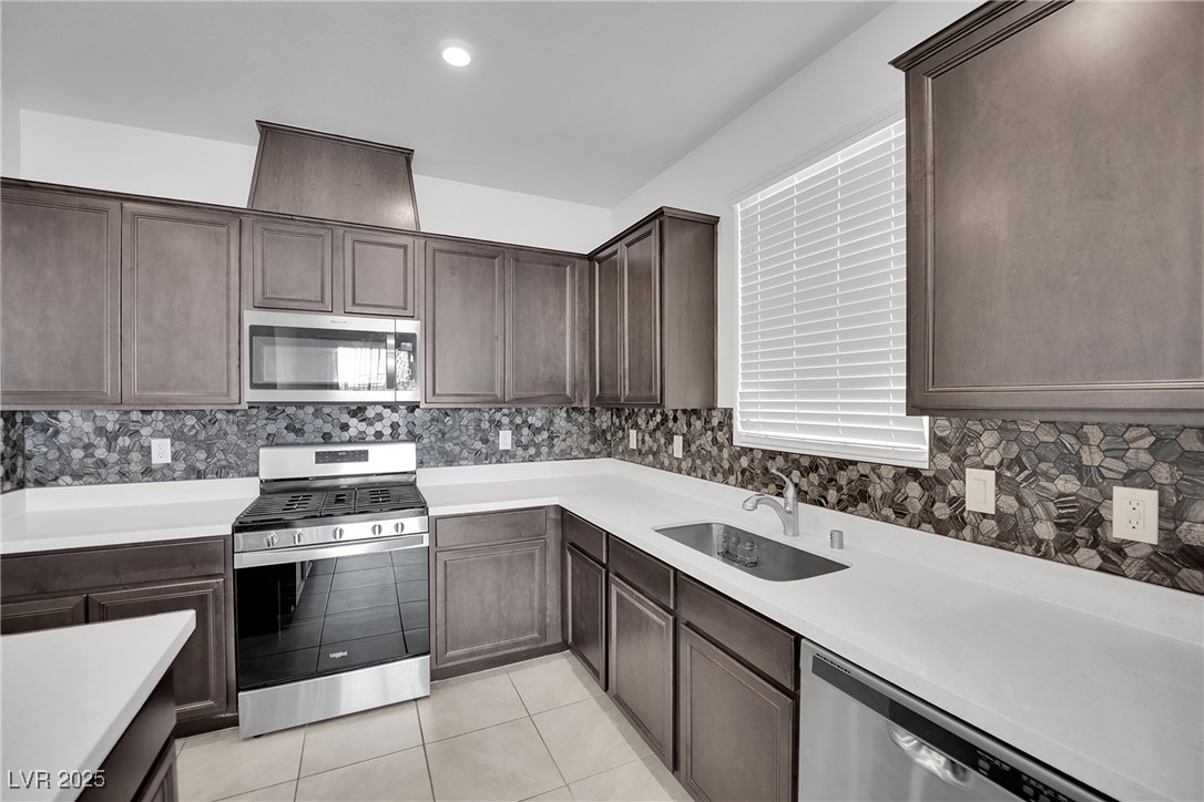 6156 Kinnow Place Las Vegas, NV 89122 - Photo 10 of 44