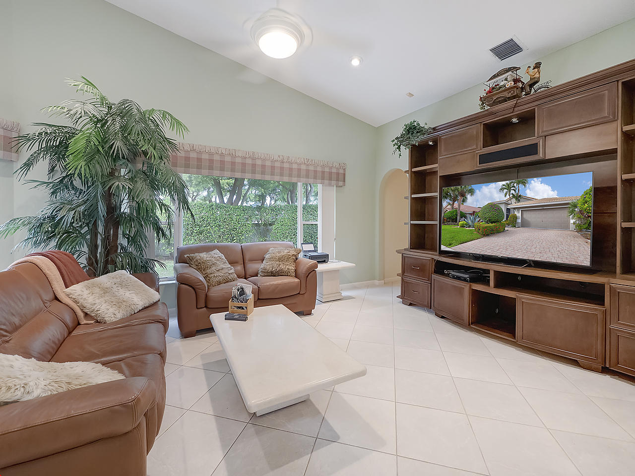 7062 Falls Road East Boynton Beach, FL 33437 - Photo 11 of 26 Family Room