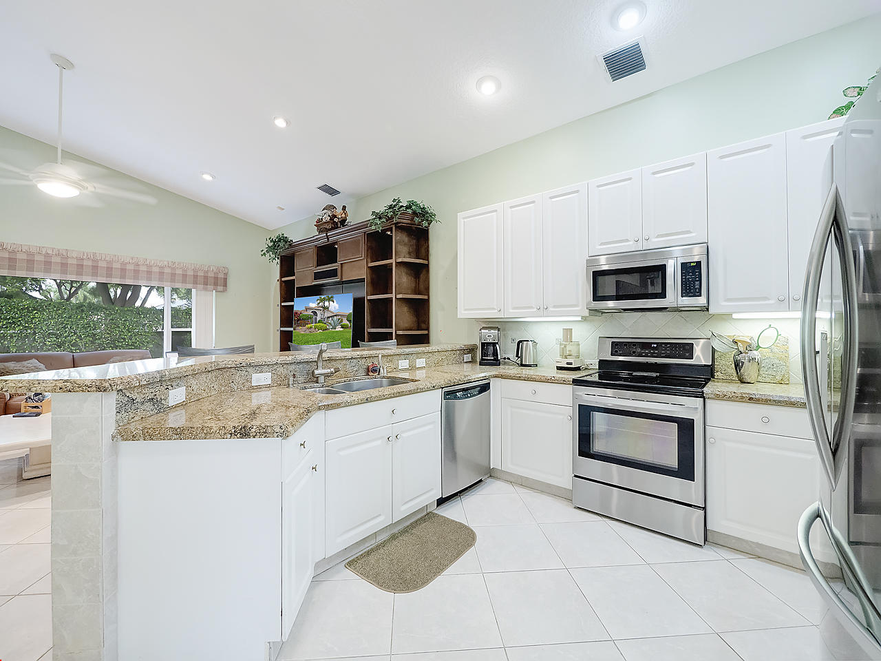 7062 Falls Road East Boynton Beach, FL 33437 - Photo 14 of 26 Kitchen
