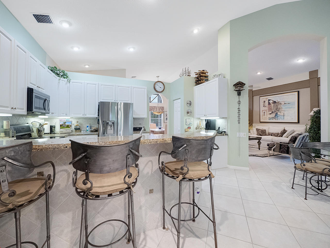 7062 Falls Road East Boynton Beach, FL 33437 - Photo 15 of 26 Breakfast Bar