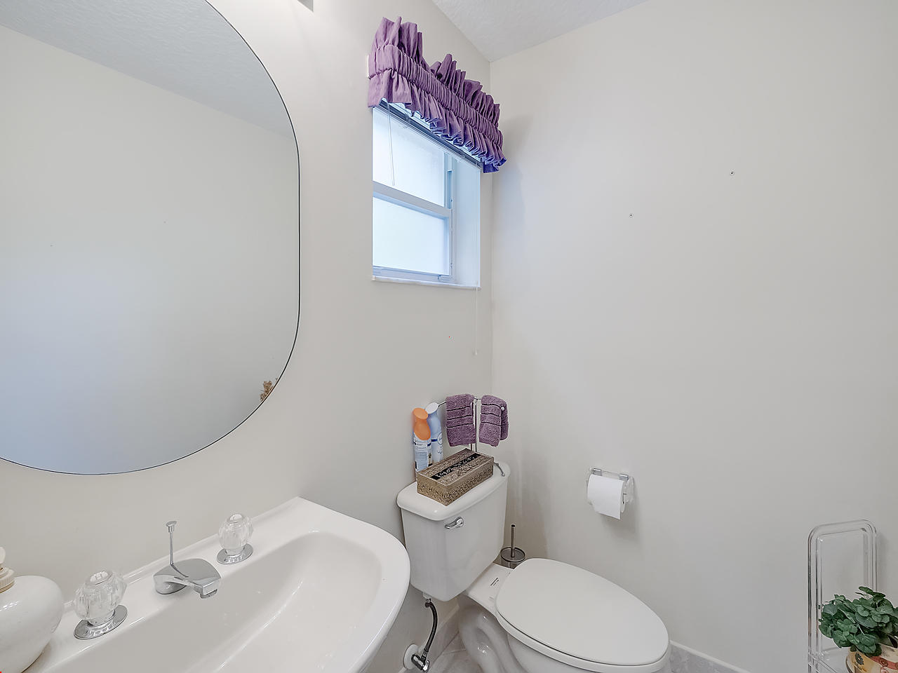 7062 Falls Road East Boynton Beach, FL 33437 - Photo 20 of 26 Powder Room