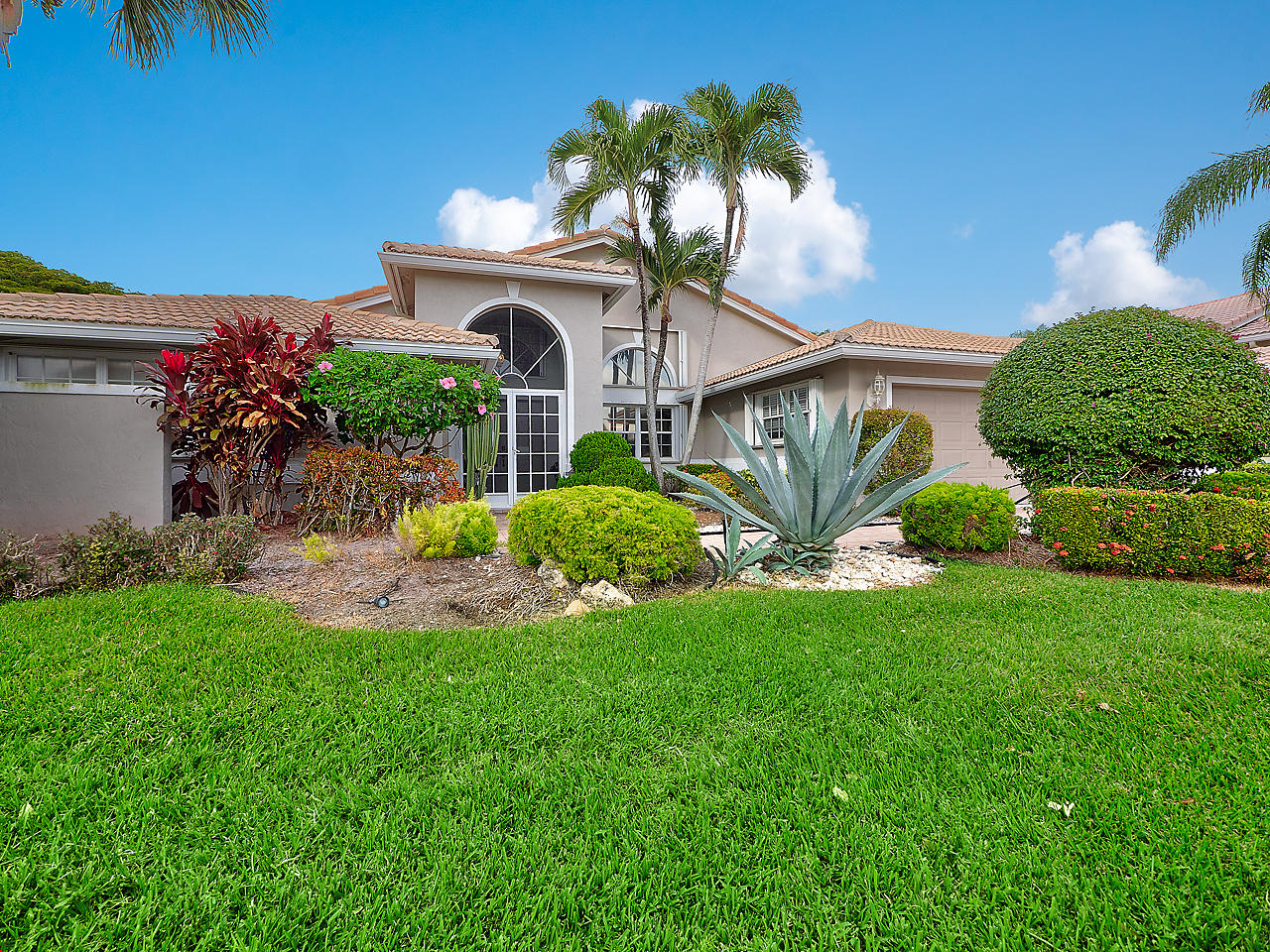 7062 Falls Road East Boynton Beach, FL 33437 - Photo 2 of 26 Front Exposure
