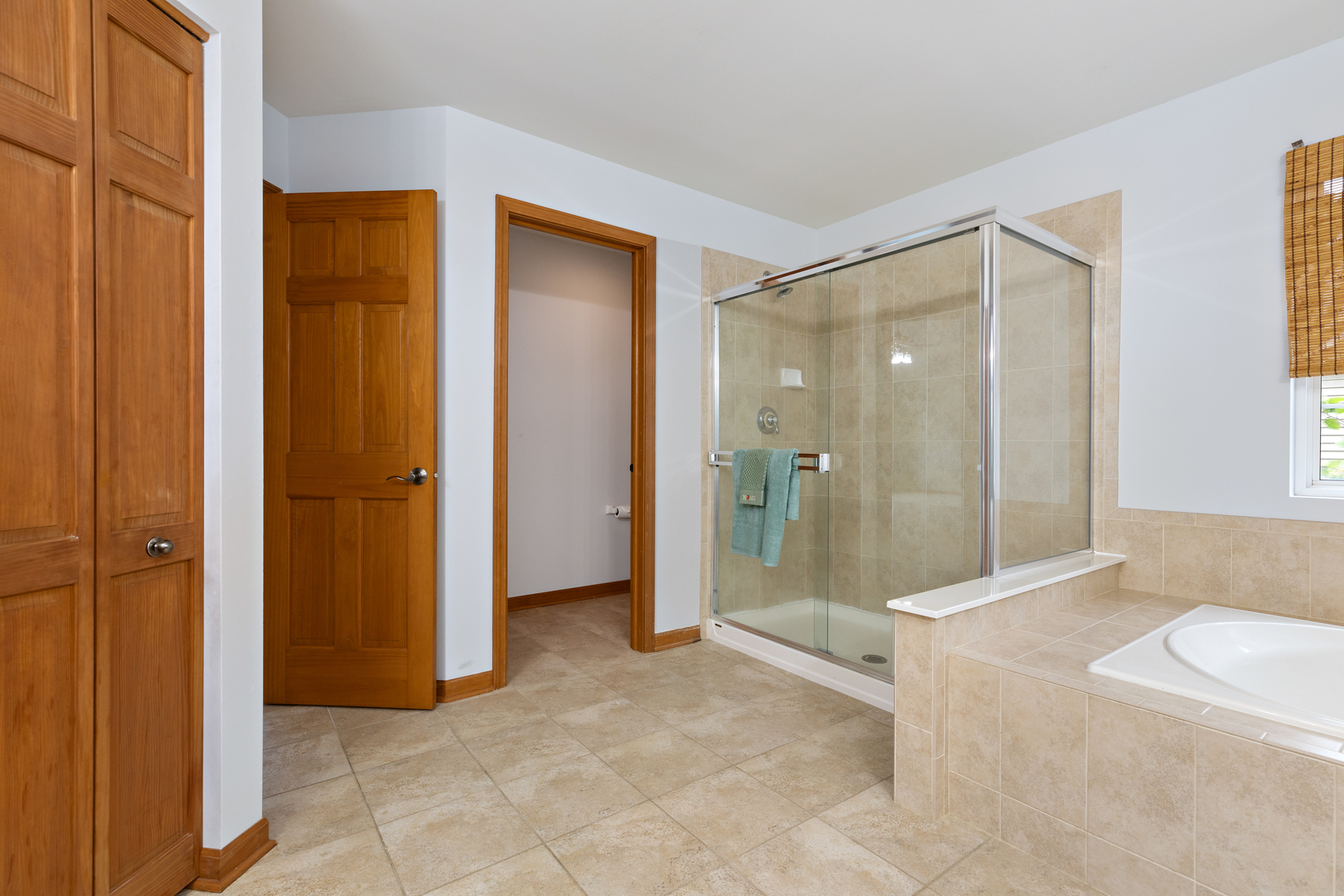 25231 Gettysburg Road Plainfield, IL 60544 - Photo 20 of 30 a bathroom with a shower and a sink