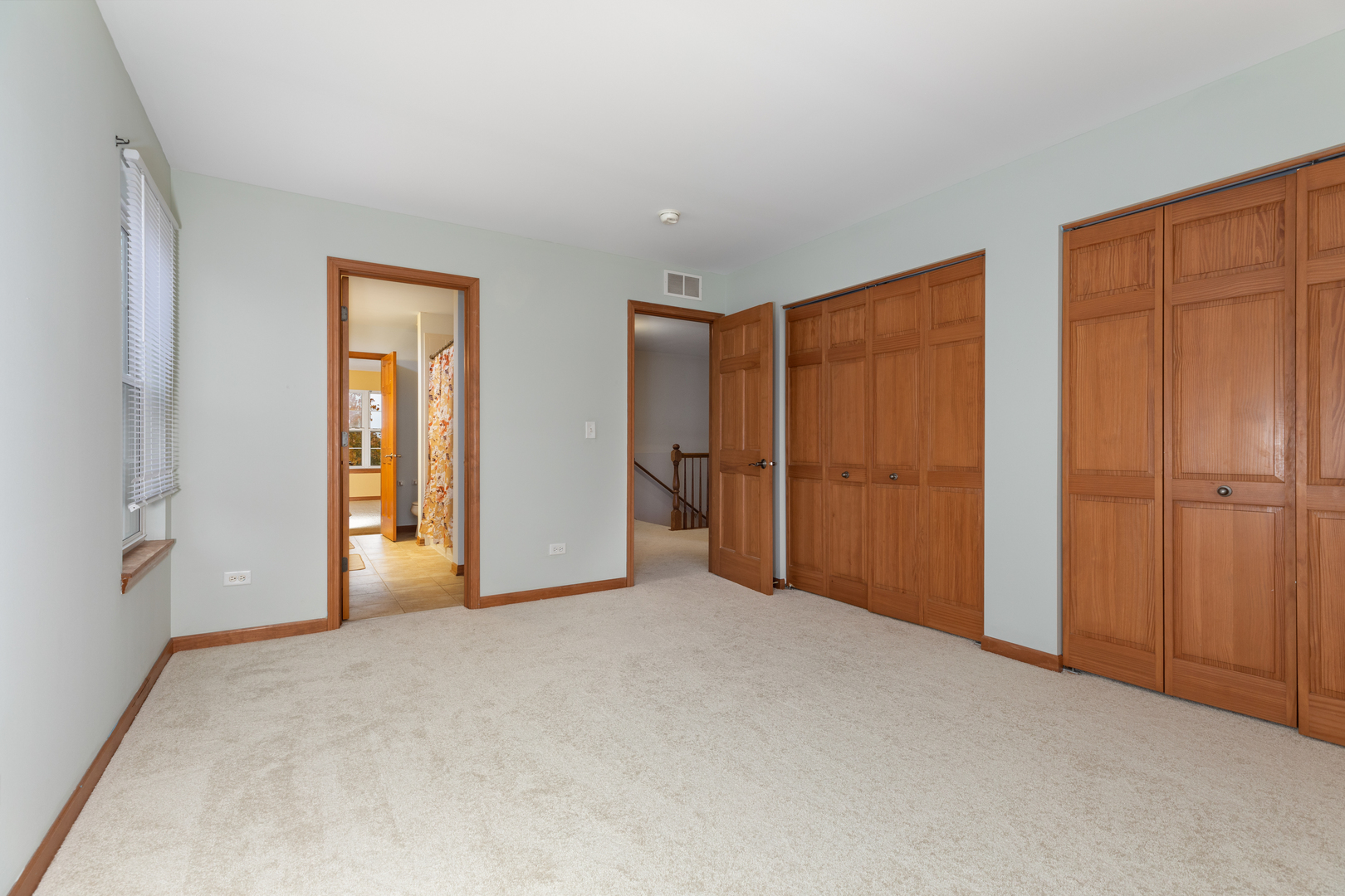 25231 Gettysburg Road Plainfield, IL 60544 - Photo 21 of 30 a view of an empty room with closet and a bathroom