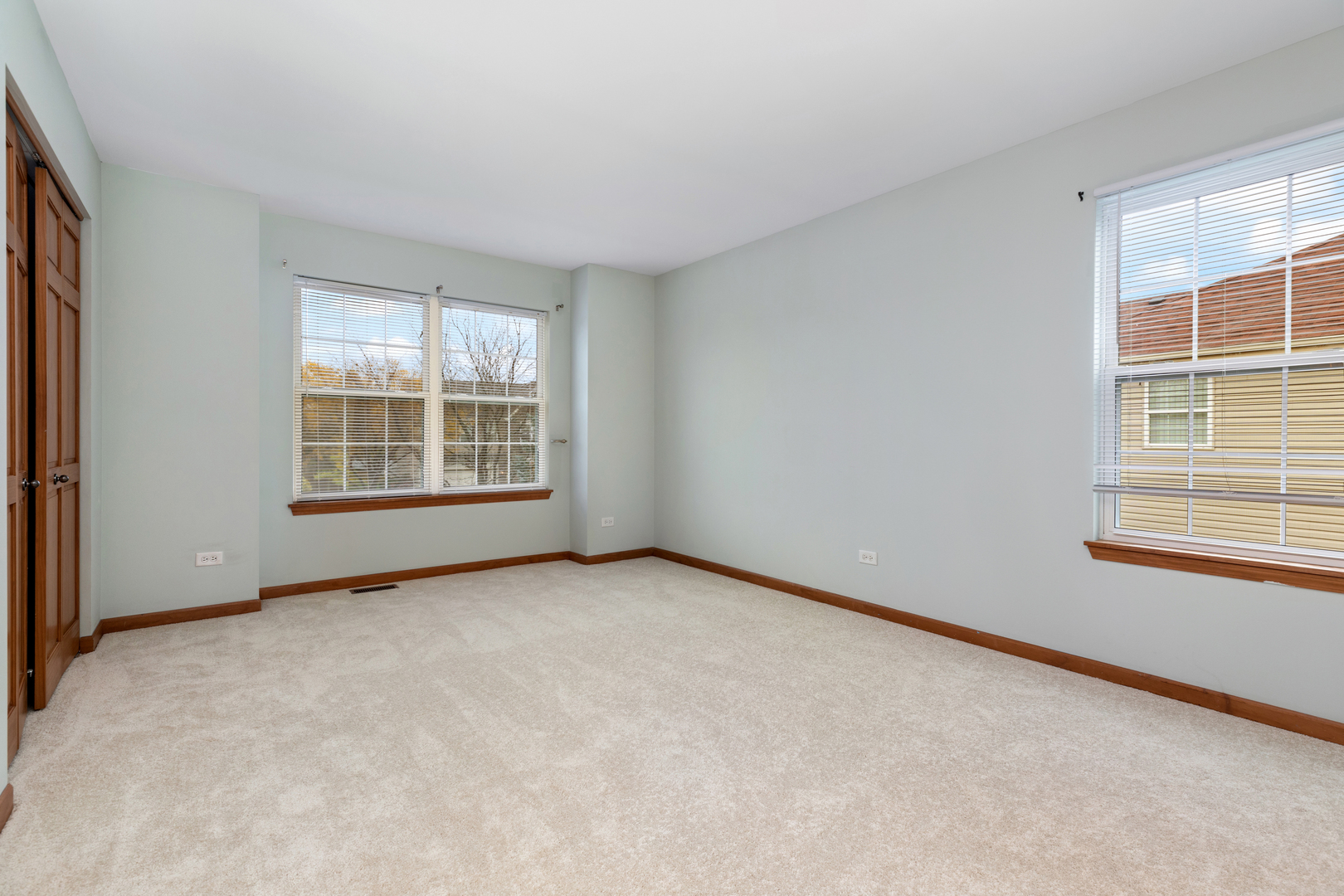 25231 Gettysburg Road Plainfield, IL 60544 - Photo 22 of 30 an empty room with windows
