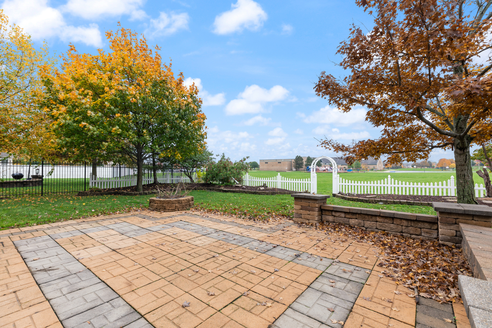 25231 Gettysburg Road Plainfield, IL 60544 - Photo 28 of 30 a view of a park with large trees