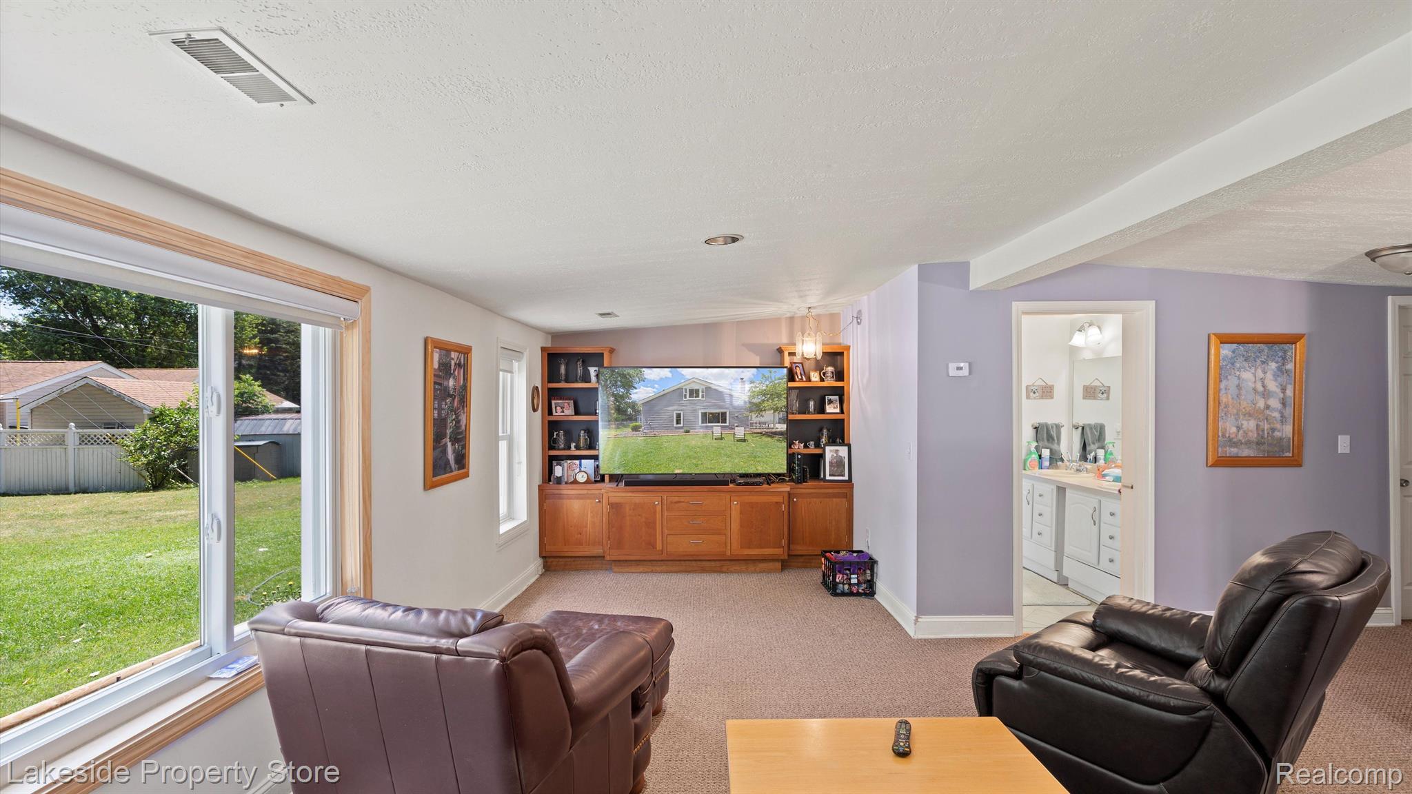 54079 Shelby Road Utica, MI 48316 - Photo 6 of 18 Gallery Image 6