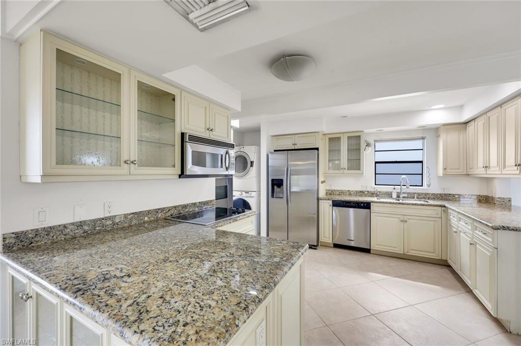 9780 Vanderbilt Drive Naples, FL 34108 - Photo 8 of 29 Gallery Image 8