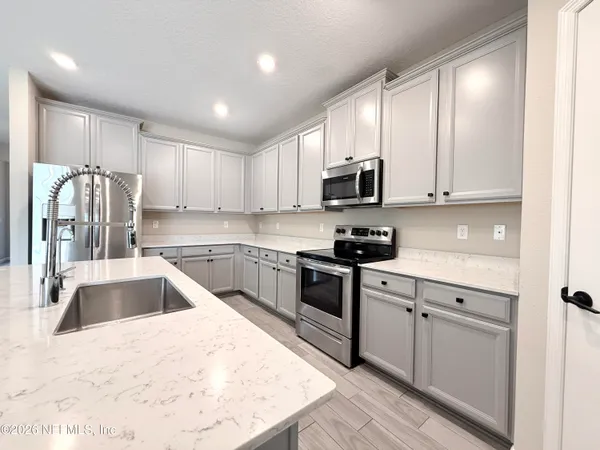 $2,500 | 1699 Enclave Road, Jacksonville, FL 32277