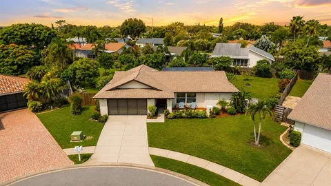 $499,900 | 6640 Waterford Lane, Sarasota, FL 34238