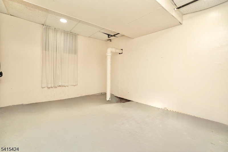 81 Berkeley Avenue Bloomfield, NJ 07003 - Photo 38 of 43 a view of an empty room