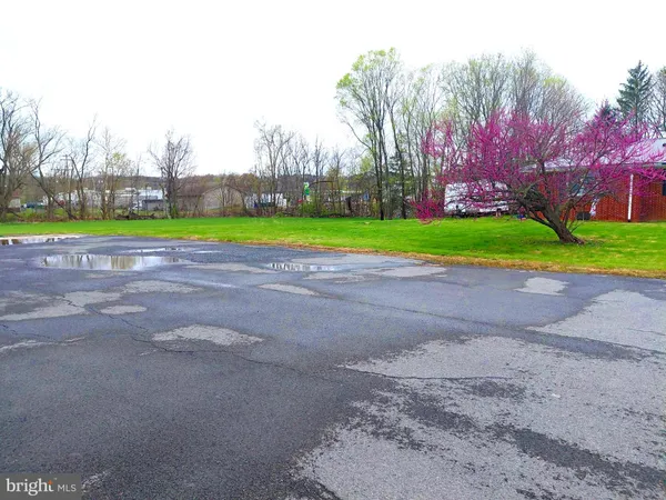 $399,999 | 1 Pepsi Lane, Petersburg, WV 26847