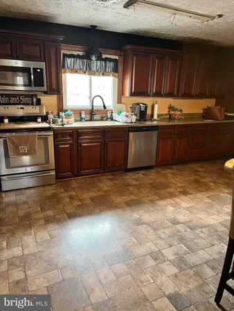 $399,999 | 1 Pepsi Lane, Petersburg, WV 26847