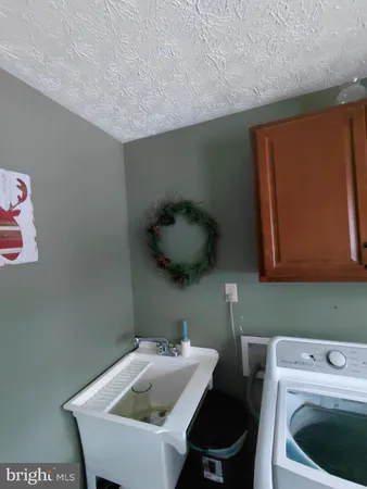 $399,999 | 1 Pepsi Lane, Petersburg, WV 26847