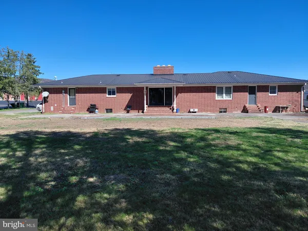 $399,999 | 1 Pepsi Lane, Petersburg, WV 26847