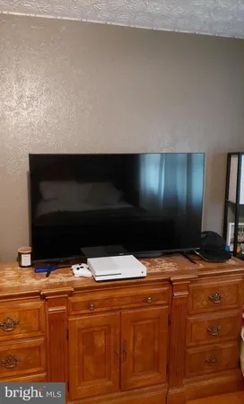 $399,999 | 1 Pepsi Lane, Petersburg, WV 26847