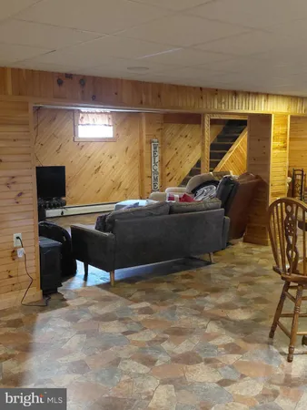 $399,999 | 1 Pepsi Lane, Petersburg, WV 26847