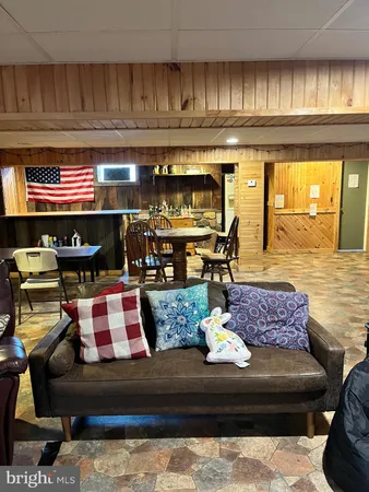 $399,999 | 1 Pepsi Lane, Petersburg, WV 26847