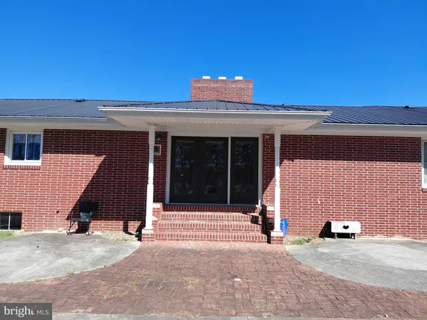 $399,999 | 1 Pepsi Lane, Petersburg, WV 26847
