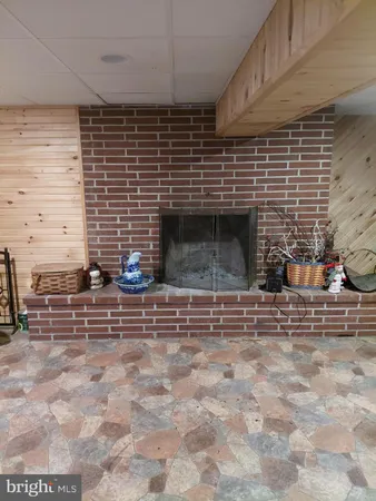 $399,999 | 1 Pepsi Lane, Petersburg, WV 26847