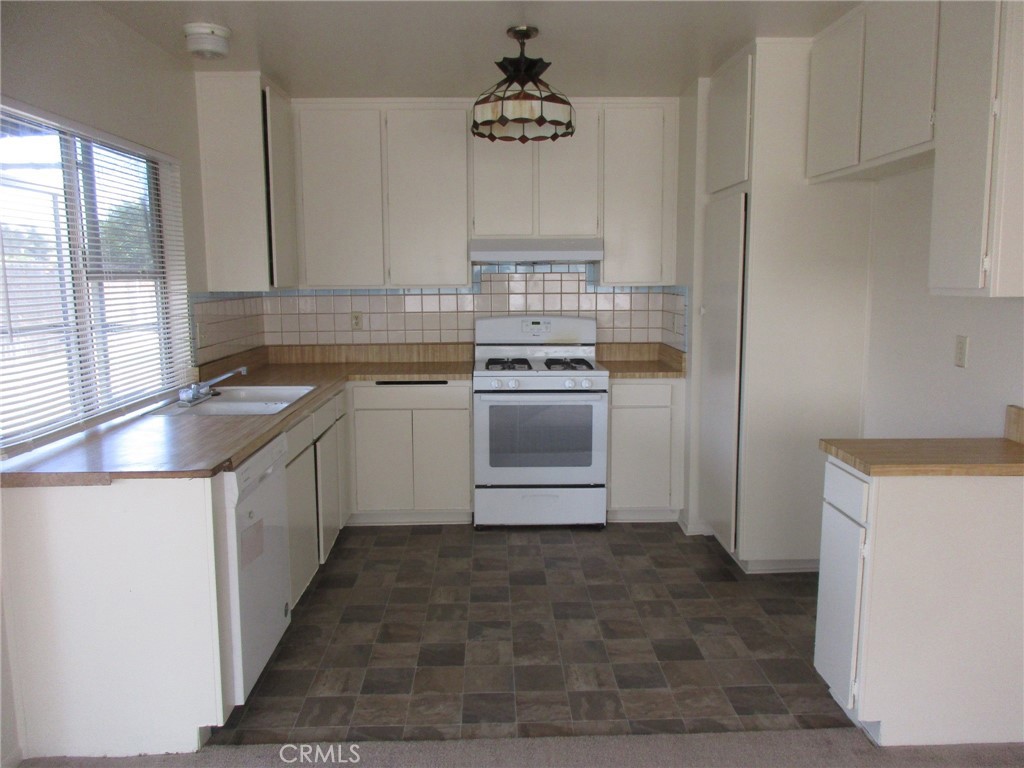 6919 Viking Court Riverside, CA 92506 - Photo 6 of 22