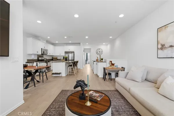 $875,000 | 406 El Paseo, Lake Forest, CA 92610